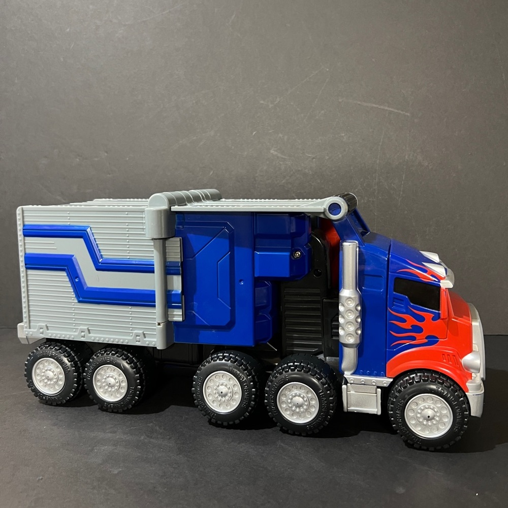 Optimus Prime Transformers Battle Rig Blaster Nerf Dart Gun 2006 (No Bullets)
